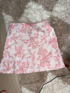SHEIN White and Pink Floral Throw Blanket